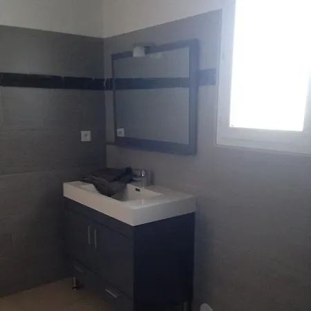 Alzitone Gare Apartment